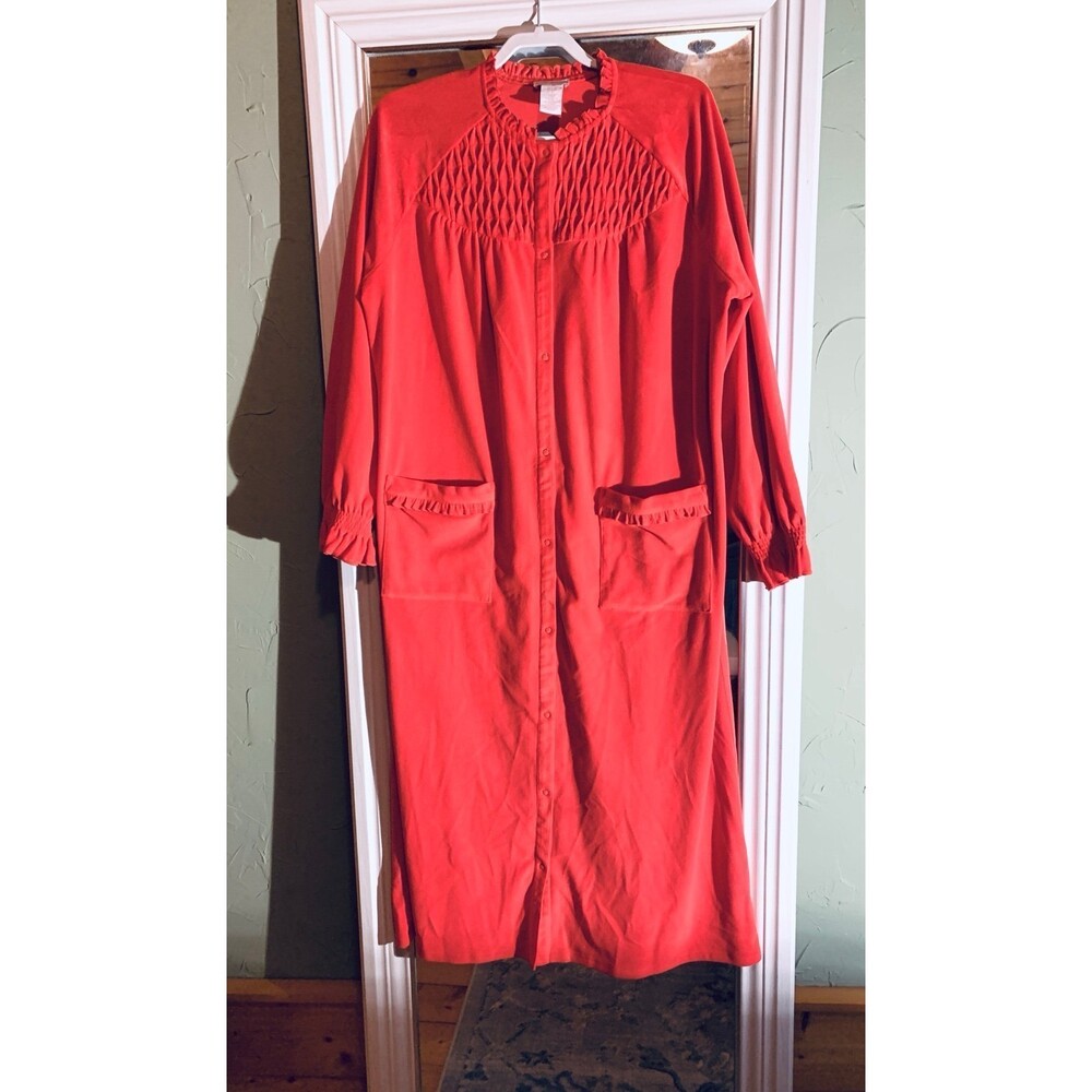 Red Velvet Grannycore Vintage House Coat Robe